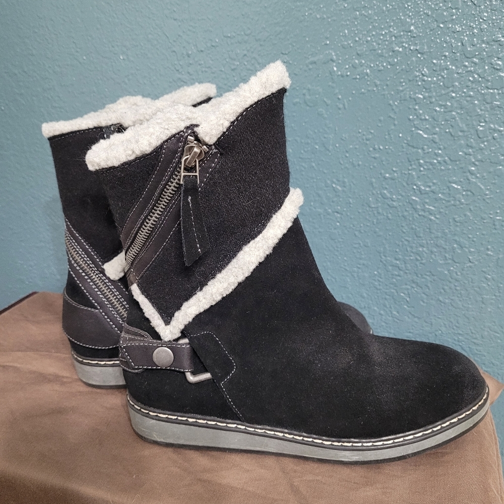 Wedge style winter boots